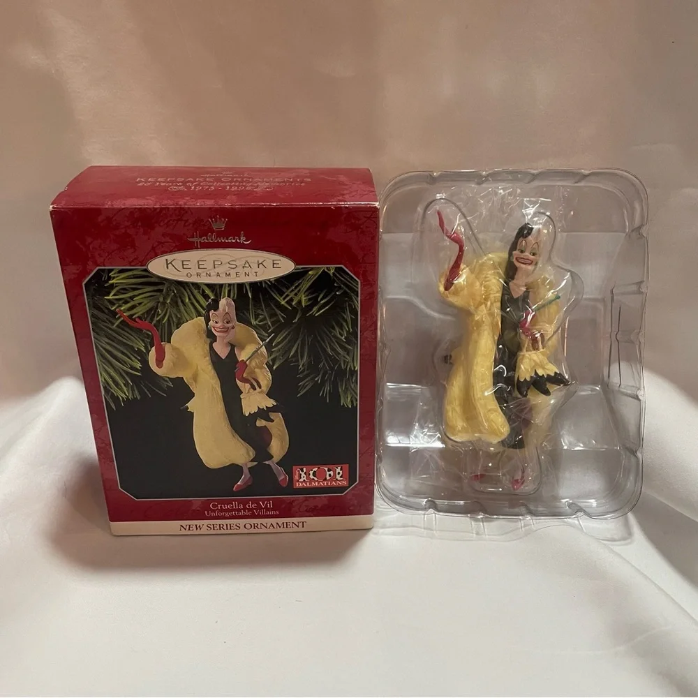 Hallmark Keepsake Ornament Cruella de Vil 1998 Disney 101 Dalmations Villain